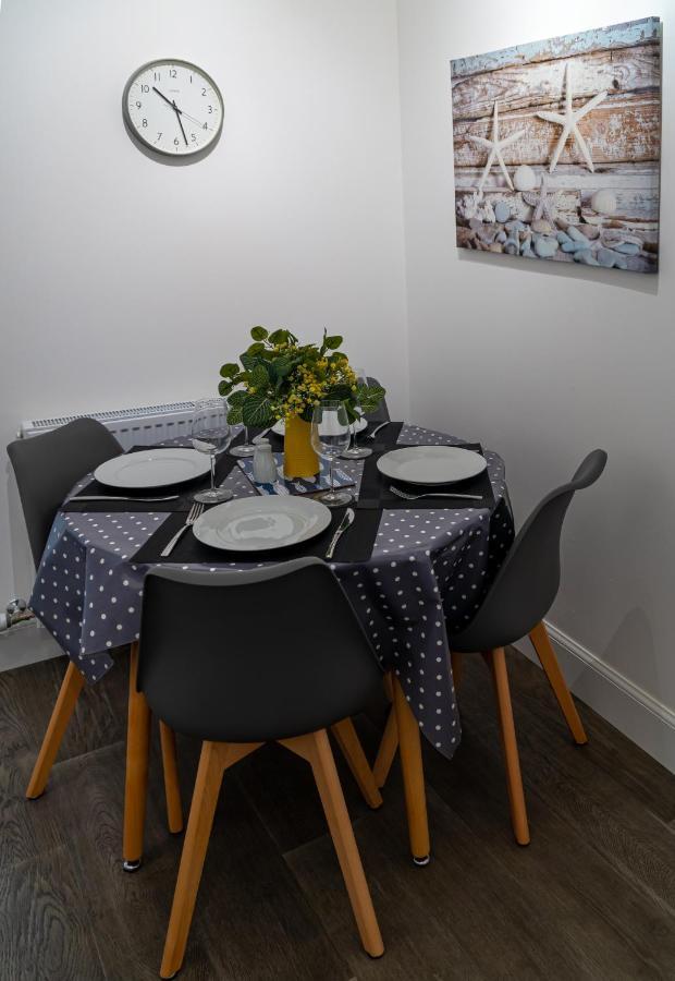 The Old Paint Shop Apartment - Centrally Situated Anstruther Bagian luar foto